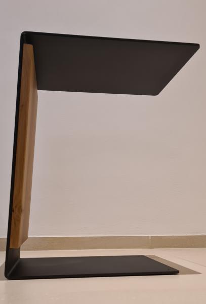 Beistelltisch mit Hirschmotiv, Massivholz Wildeiche